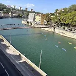 Vue Sur L'eau Lyon