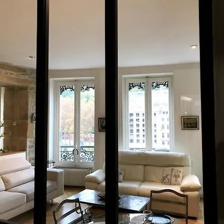 Vue Sur L'eau Apartment *