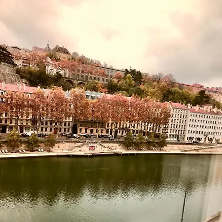 Vue Sur L'eau Daire *