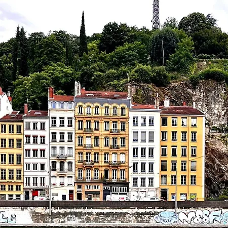 Vue Sur L'eau *